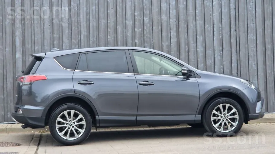 Toyota Rav 4 2018 photo 2