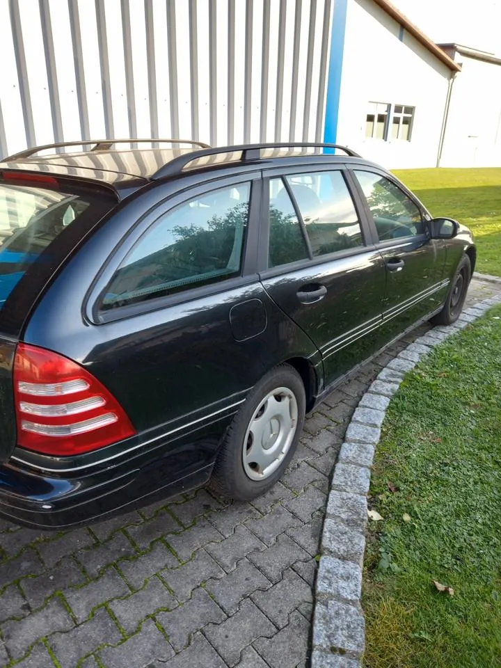 Mercedes-Benz C180