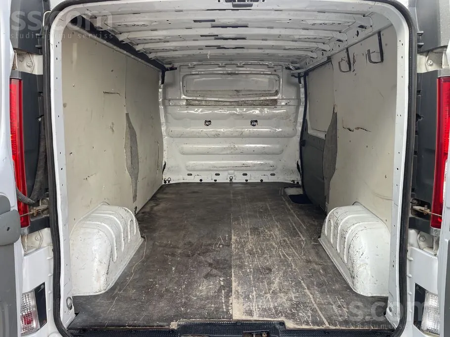 Renault Trafic 2012 photo 5