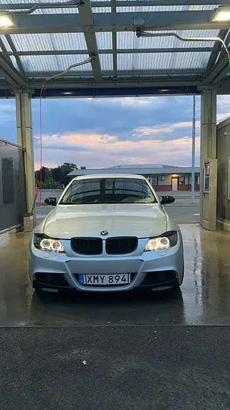 BMW 320I