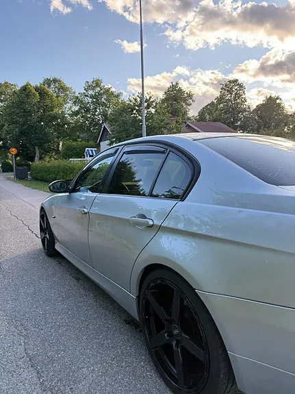 BMW 320I 2006 photo 2