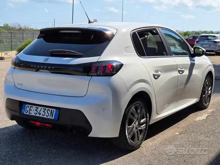 Peugeot 208 2021 photo 5