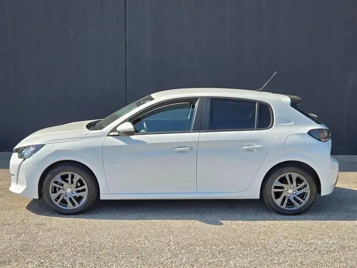 Peugeot 208 2021 photo 2