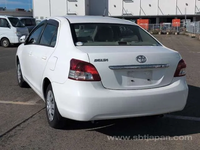 Toyota Belta 2011 photo 3