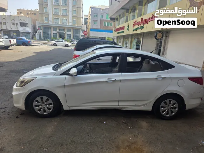 Hyundai Accent 2017 photo 3