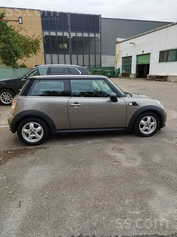 Mini Cooper 2011 photo 2