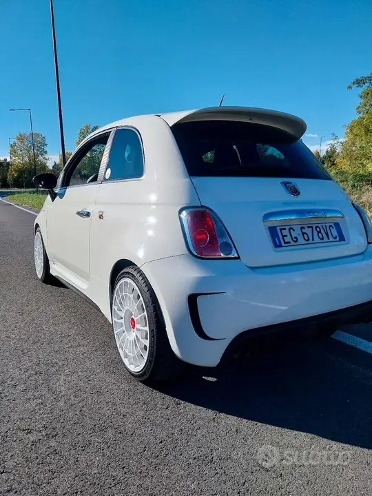Abarth 500 2011 photo 4