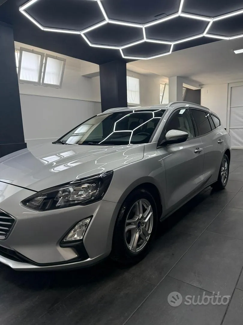 Ford Focus 2021 photo 2