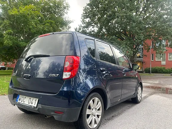 Mitsubishi Colt 2011 photo 5