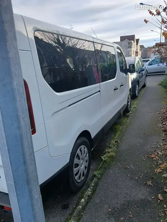Renault Trafic 2015 photo 3