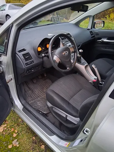 Toyota Auris 2007 photo 2