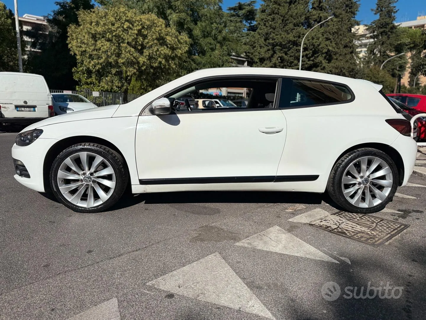 Volkswagen Scirocco 2010 photo 4