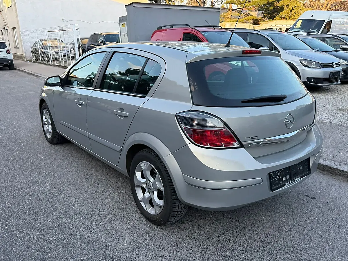Opel Astra 2008 photo 4