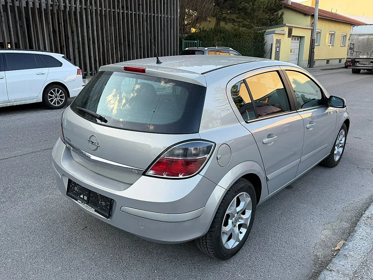 Opel Astra 2008 photo 3