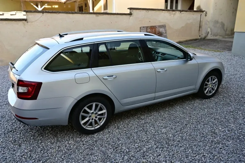 Skoda Octavia 2018 photo 2