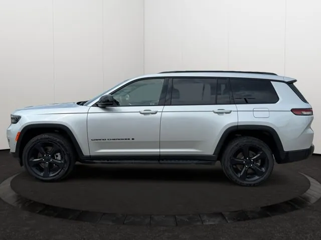 Jeep Grand Cherokee L 2024 photo 3