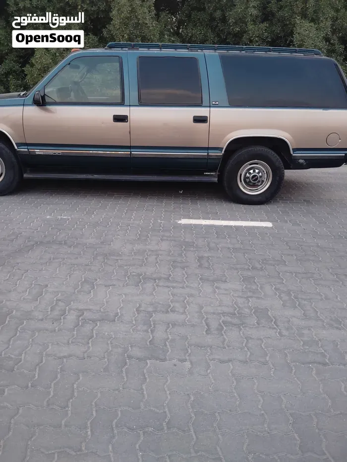 GMC Suburban 1999 photo 4