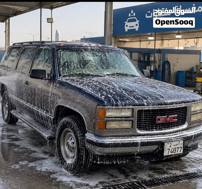 GMC Suburban 1999 photo 2