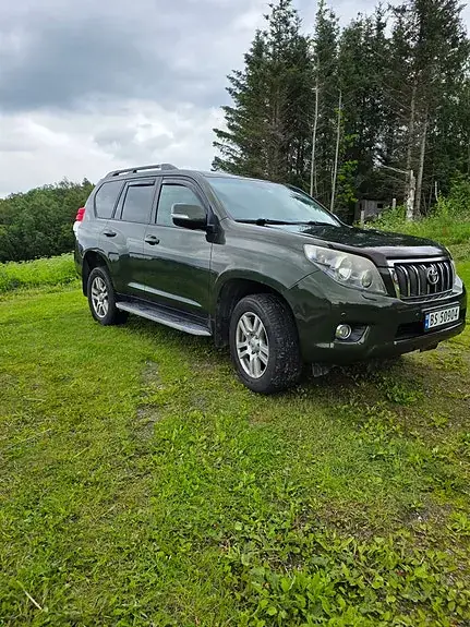 Toyota Land Cruiser 2010 photo 2