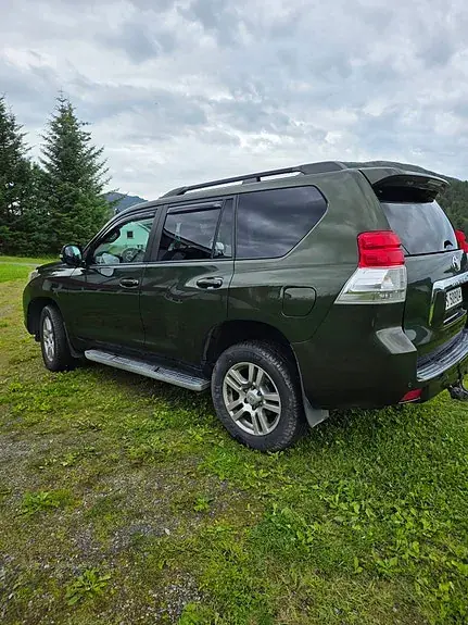 Toyota Land Cruiser 2010 photo 3