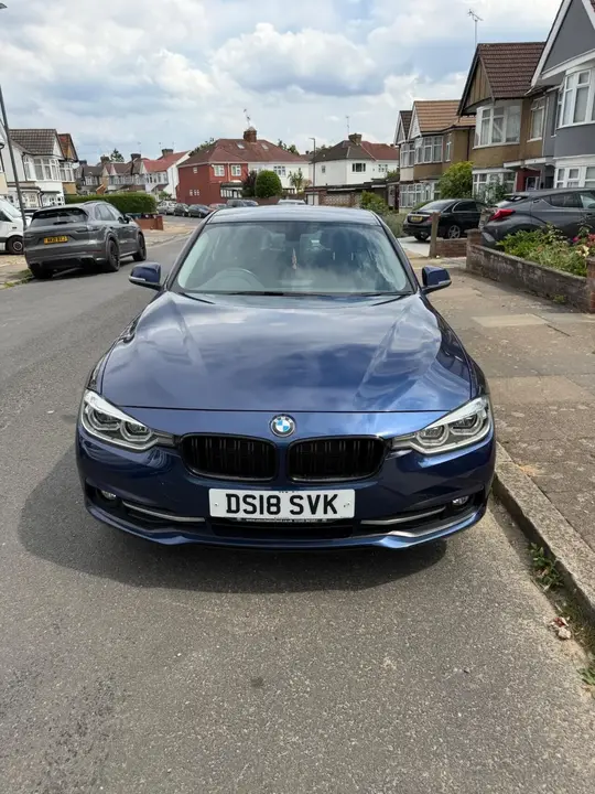 BMW 3 Series 2018 photo 2