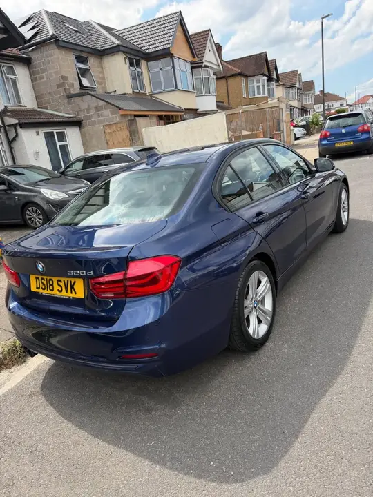 BMW 3 Series 2018 photo 4