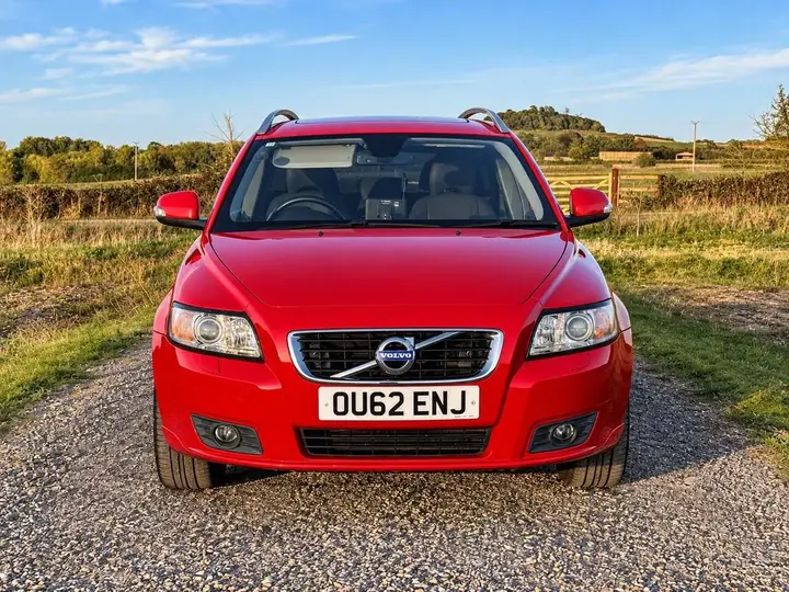 Volvo V50 2012 photo 2