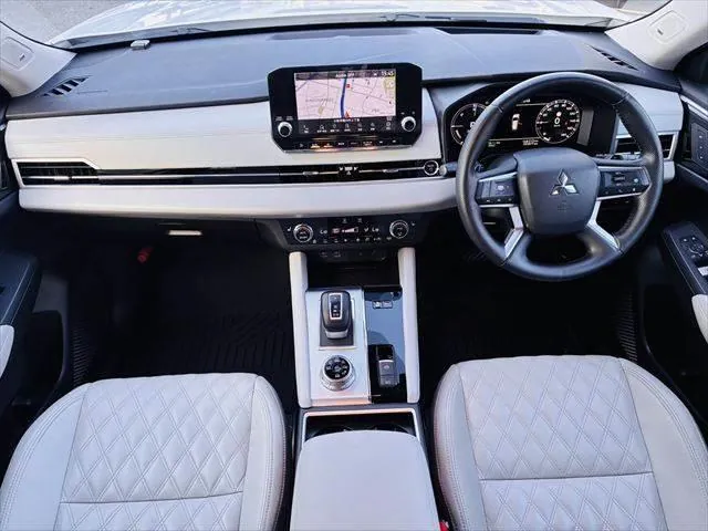 Mitsubishi Outlander Phv 2023 photo 3