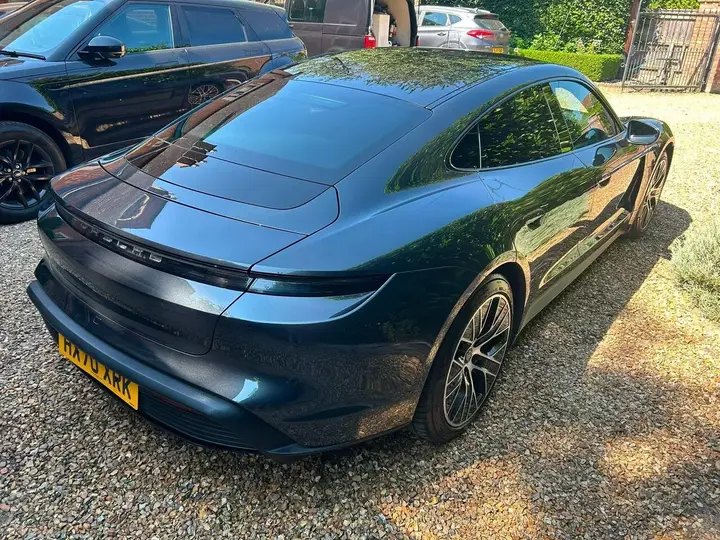 Porsche Taycan 2020 photo 2