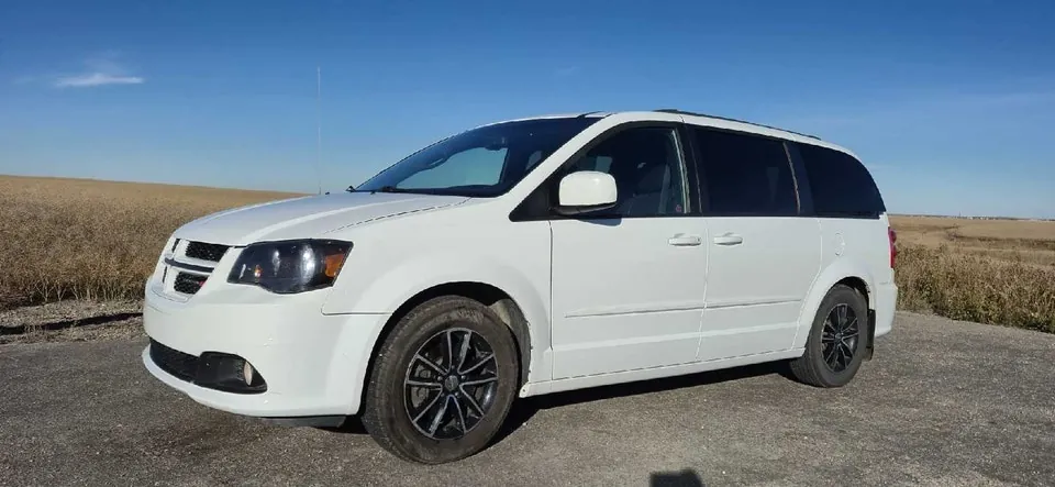 Dodge Grand Caravan 2017 photo 2