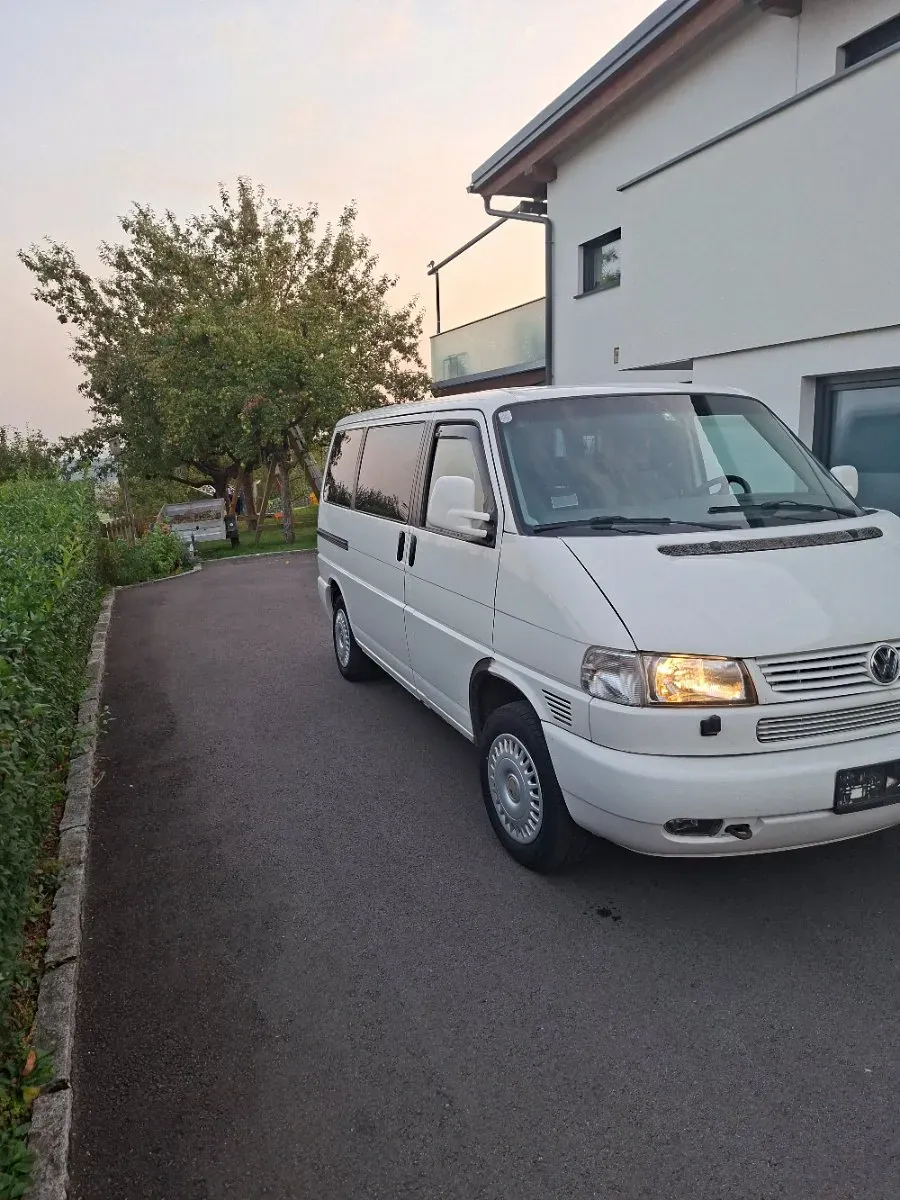 Volkswagen T4 1999 photo 3
