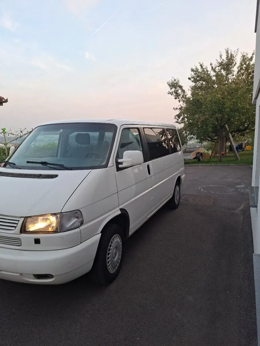 Volkswagen T4 1999 photo 2