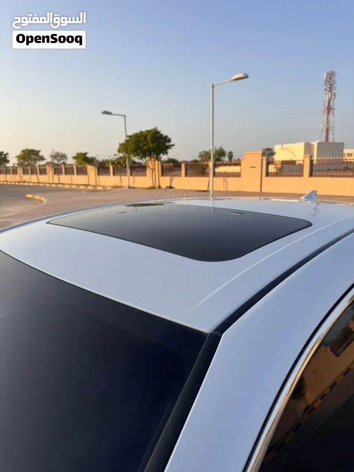 Toyota Avalon 2019 photo 2