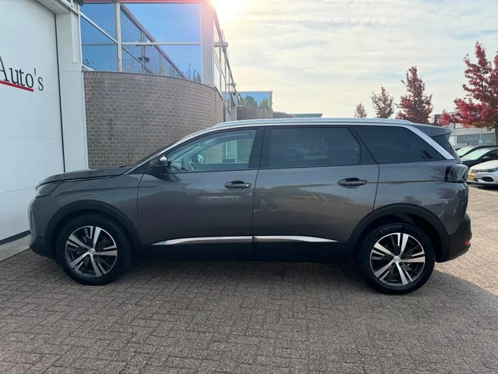 Peugeot 5008 2022 photo 3