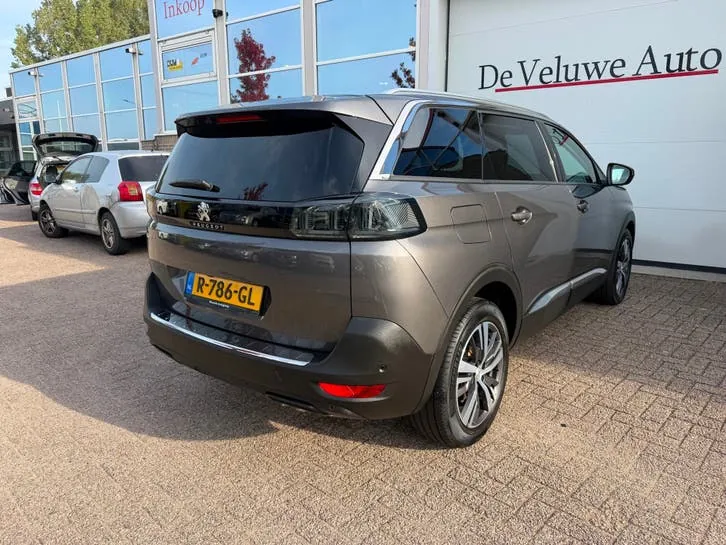 Peugeot 5008 2022 photo 2