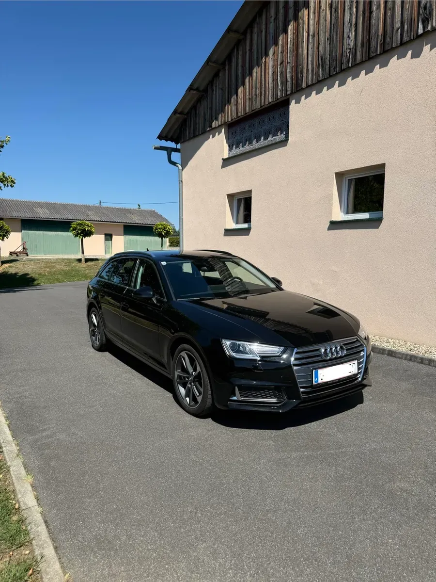Audi A4 2018 photo 2