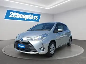 Toyota Vitz 2017 photo 2