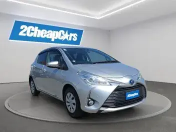 Toyota Vitz 2017 photo 4
