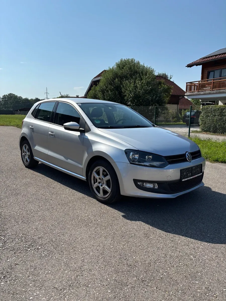 Volkswagen Polo 2011 photo 2