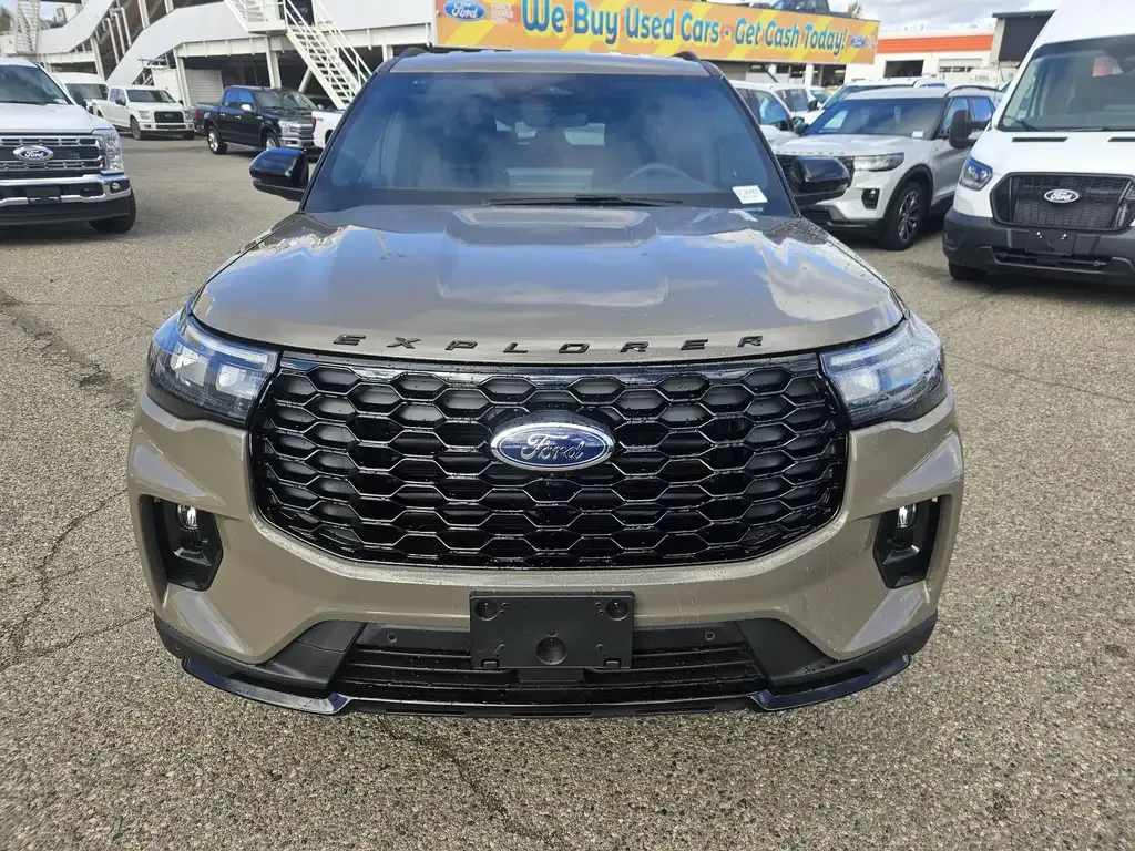 Ford Explorer 2026 photo 2