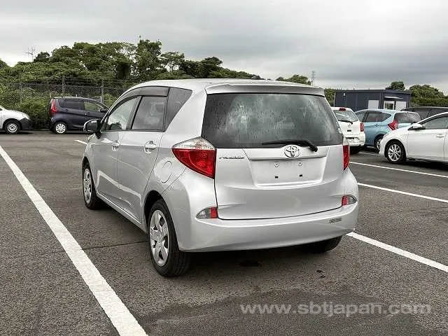 Toyota Ractis G 2011 photo 3