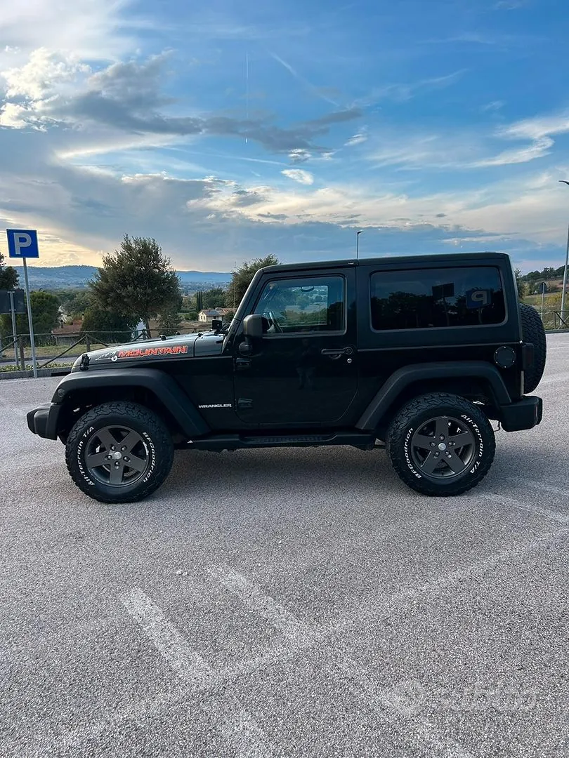 Jeep Wrangler 2012 photo 3