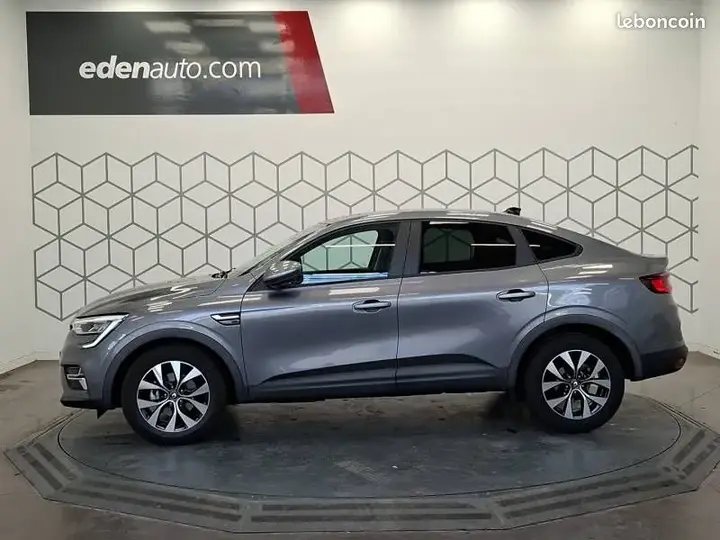 Renault Arkana 2023 photo 2