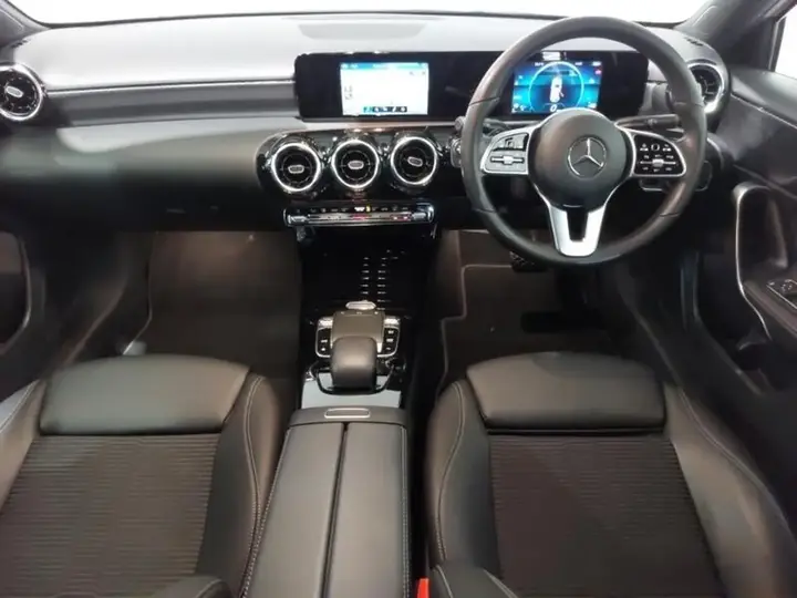 Mercedes-Benz A-Class 2018 photo 3