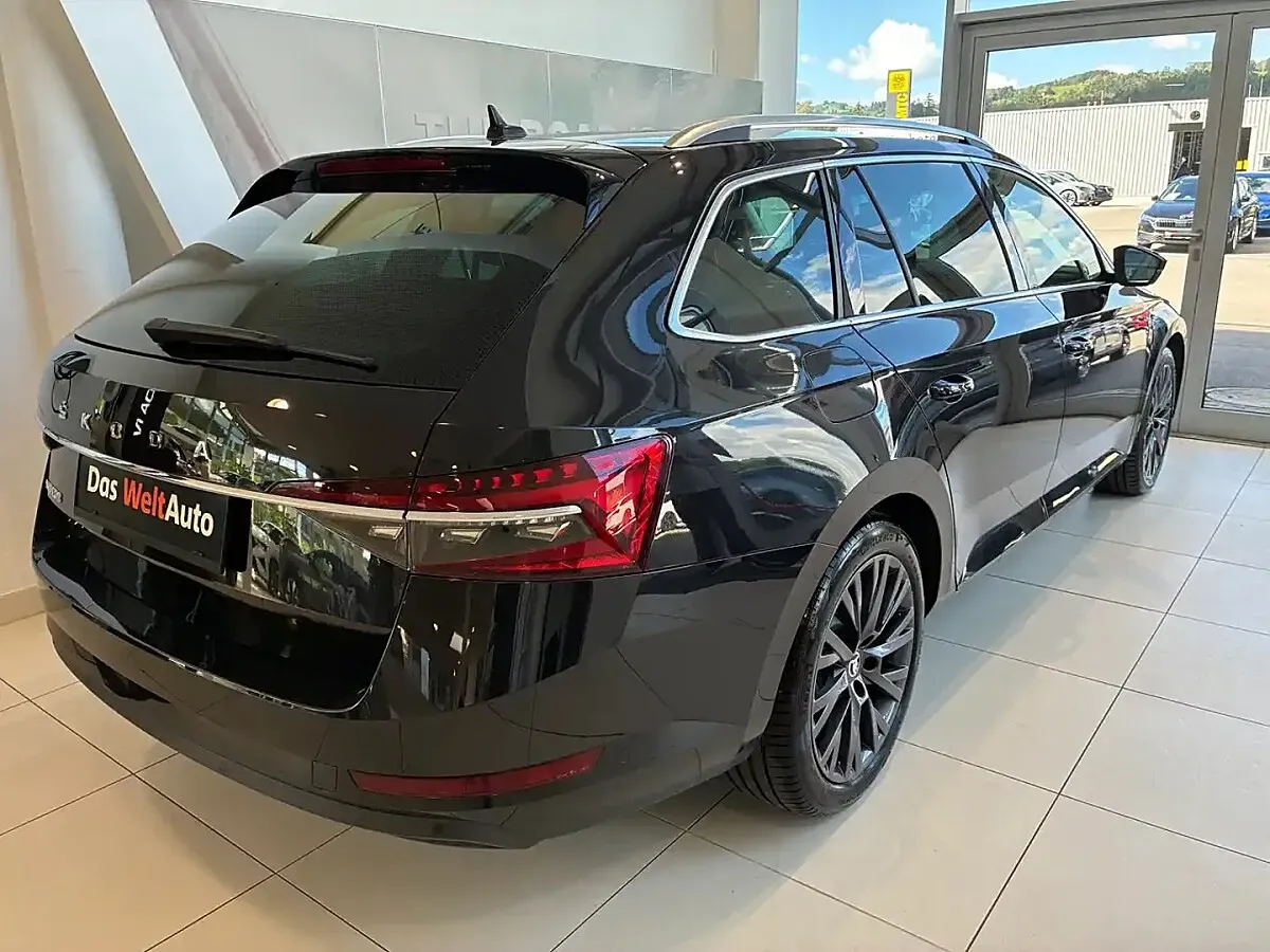 Skoda Superb 2021 photo 2