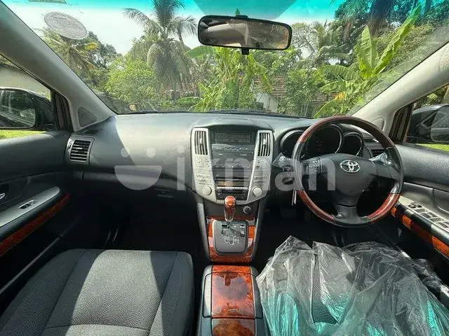 Toyota Harrier 2012 photo 4