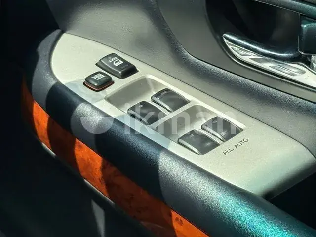 Toyota Harrier 2012 photo 2