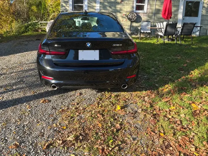 BMW 3 Series 2022 photo 2