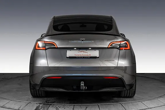 Tesla Model Y 2023 photo 4