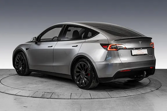 Tesla Model Y 2023 photo 3